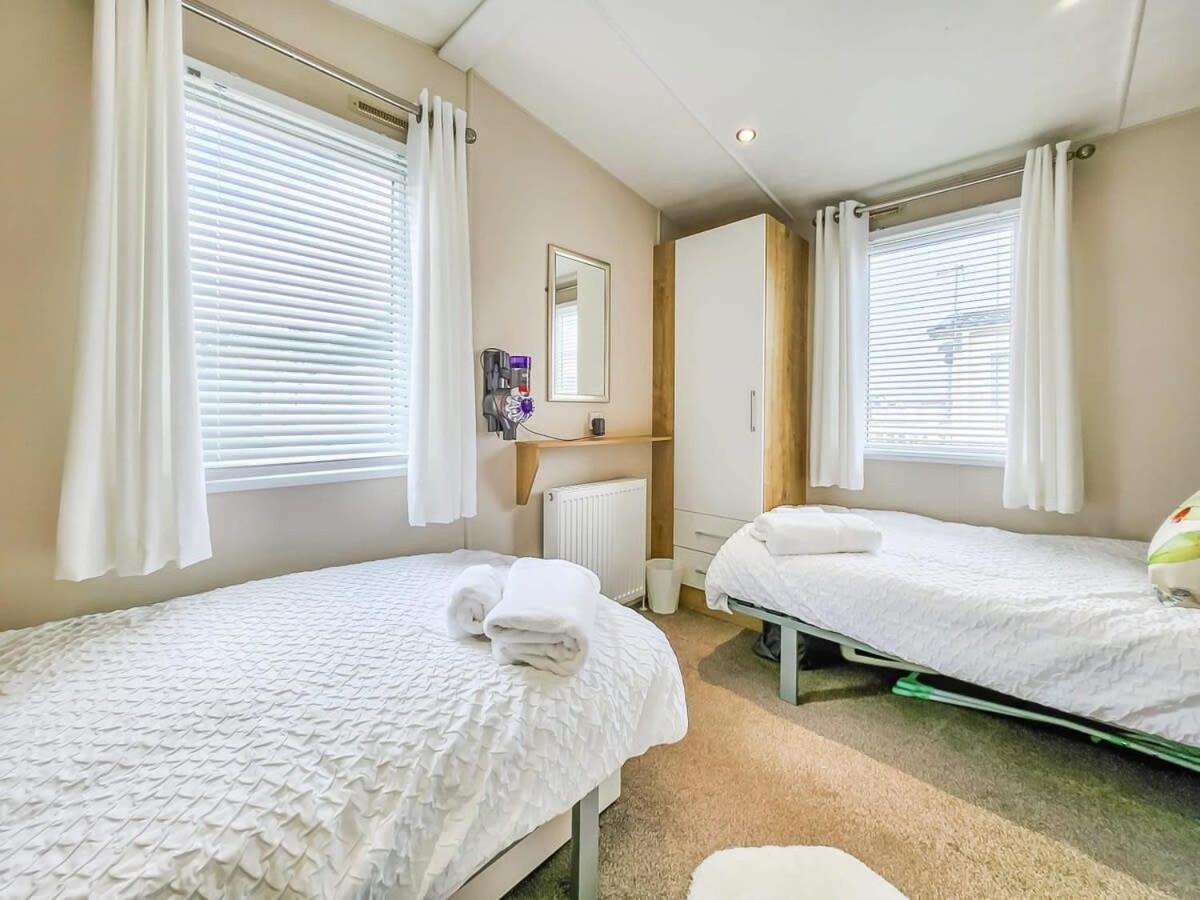 Escape To Paradise At Pevensey Bay Holiday Park 13 Woodland Walk Villa Екстериор снимка