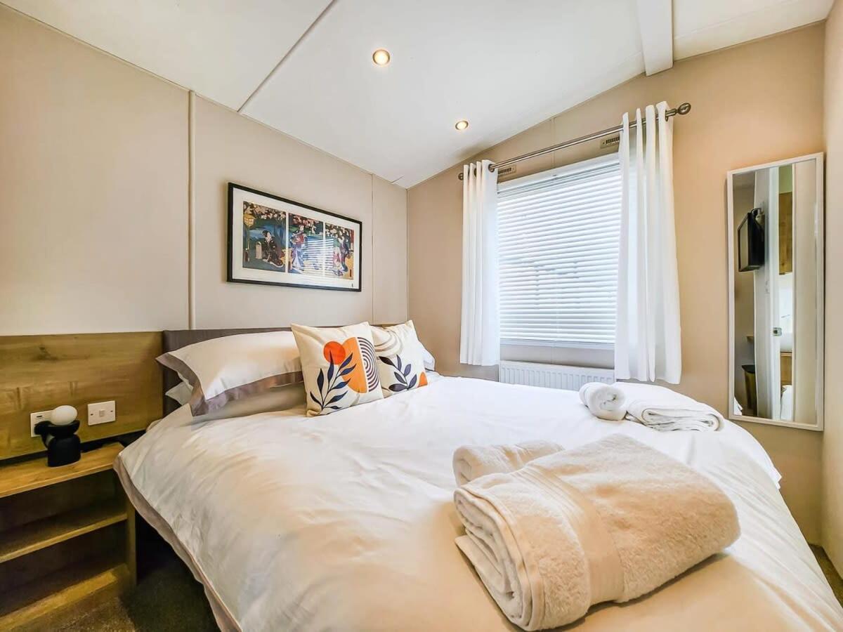 Escape To Paradise At Pevensey Bay Holiday Park 13 Woodland Walk Villa Екстериор снимка
