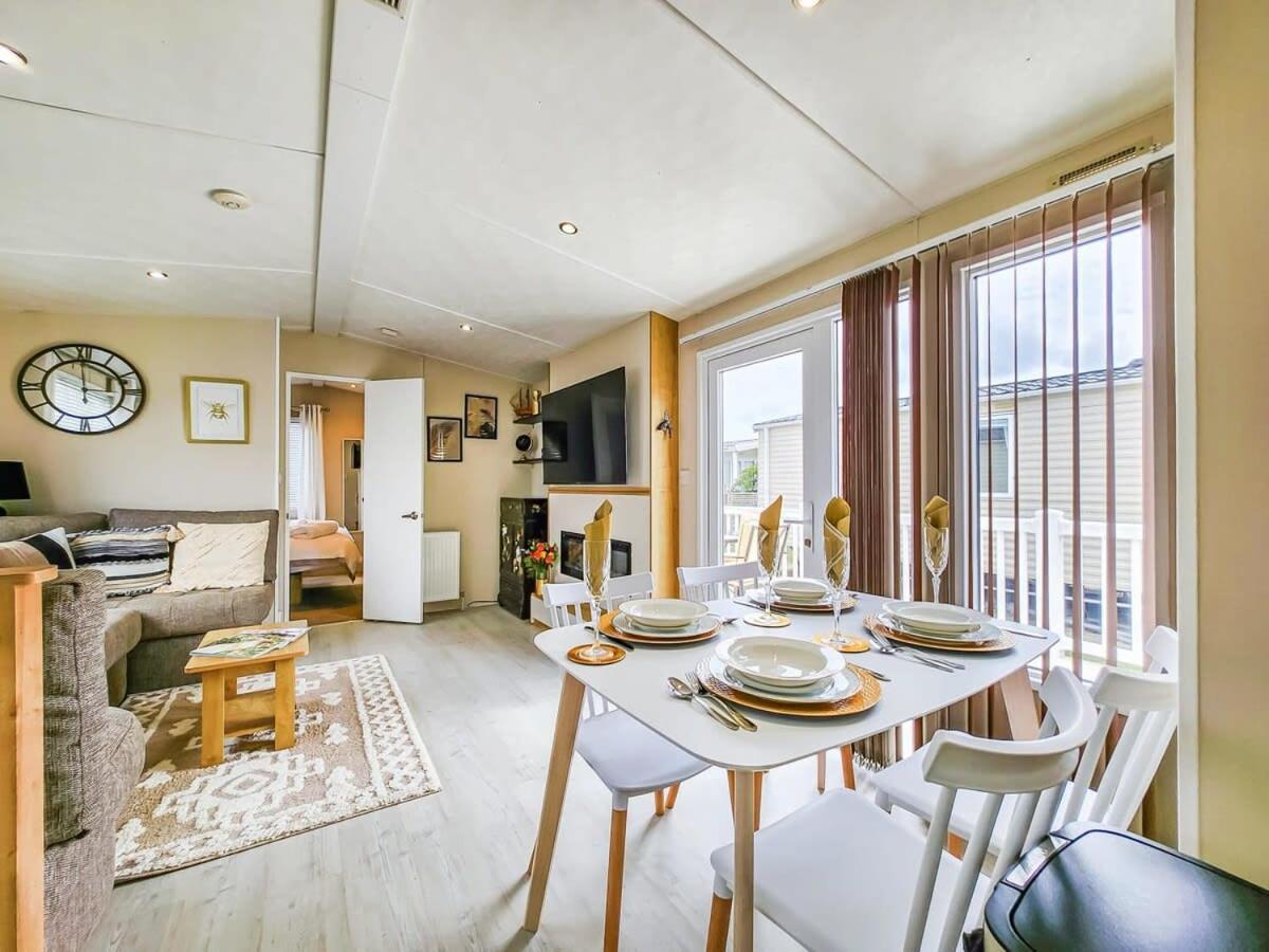 Escape To Paradise At Pevensey Bay Holiday Park 13 Woodland Walk Villa Екстериор снимка