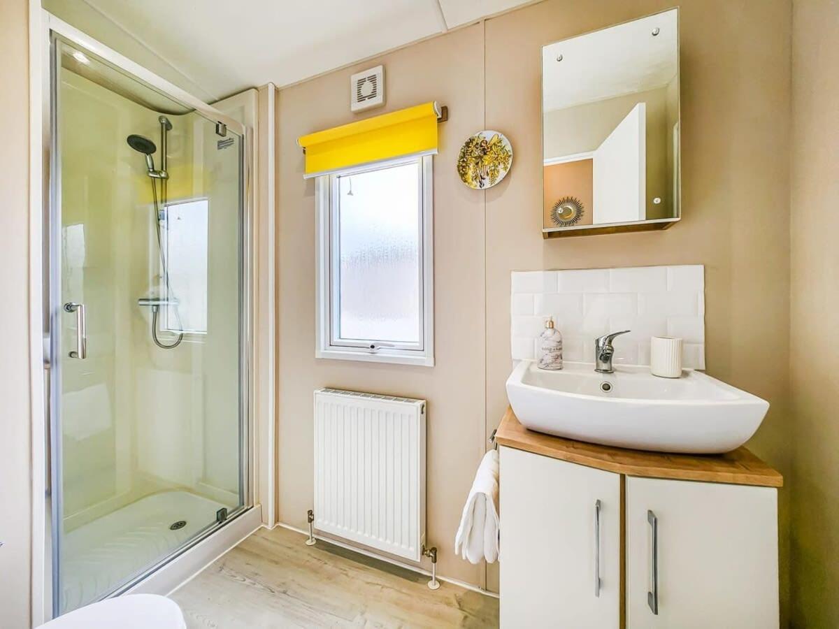 Escape To Paradise At Pevensey Bay Holiday Park 13 Woodland Walk Villa Екстериор снимка