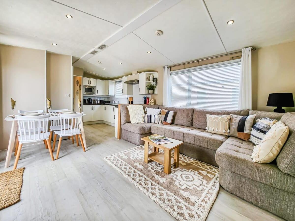 Escape To Paradise At Pevensey Bay Holiday Park 13 Woodland Walk Villa Екстериор снимка