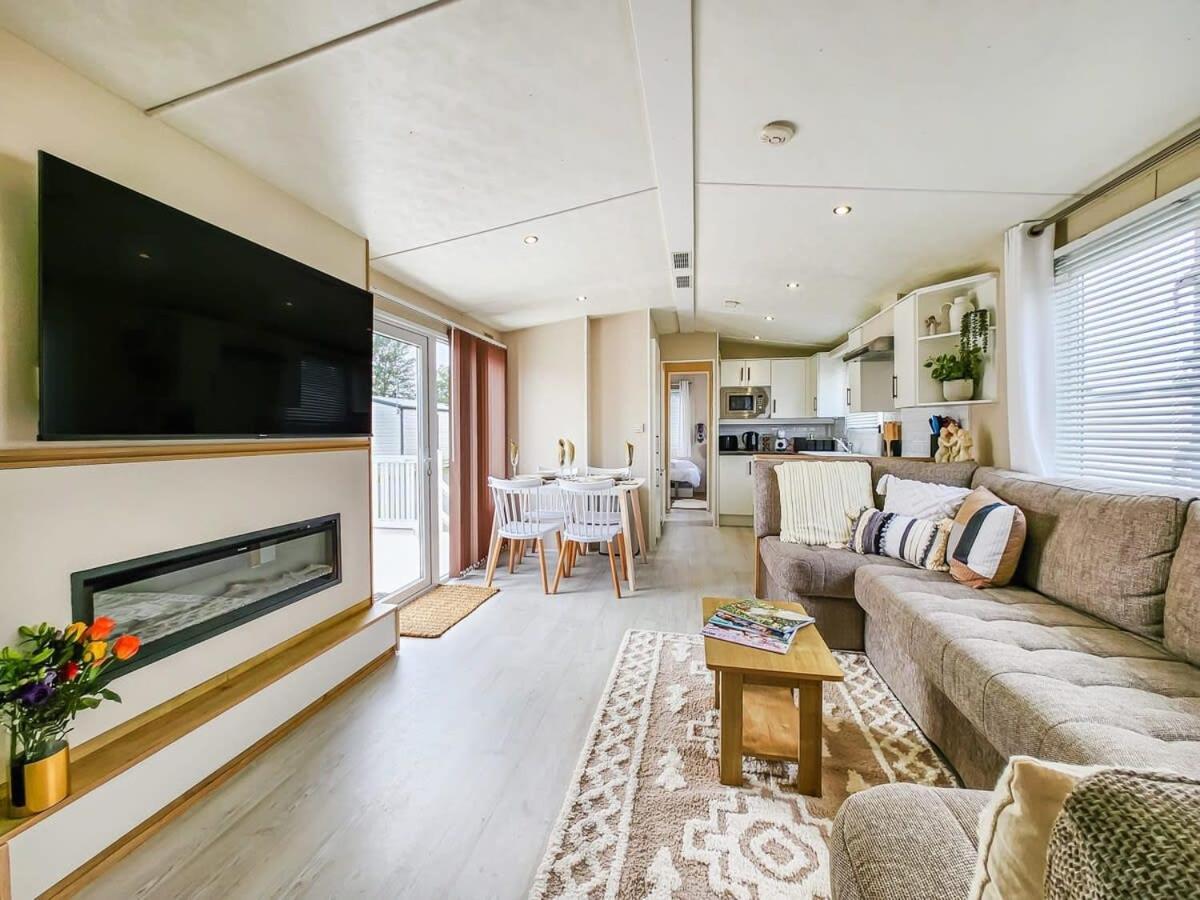 Escape To Paradise At Pevensey Bay Holiday Park 13 Woodland Walk Villa Екстериор снимка