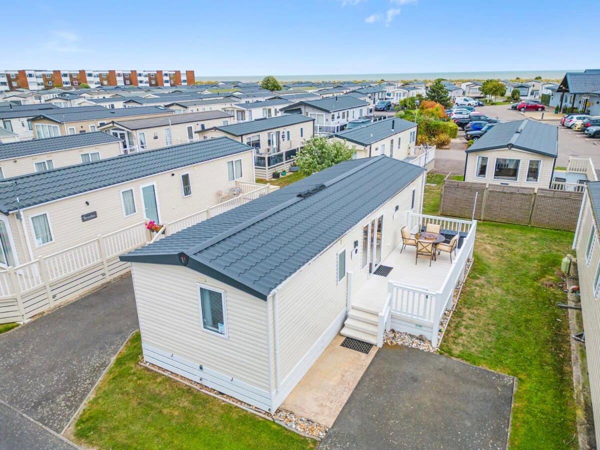 Escape To Paradise At Pevensey Bay Holiday Park 13 Woodland Walk Villa Екстериор снимка