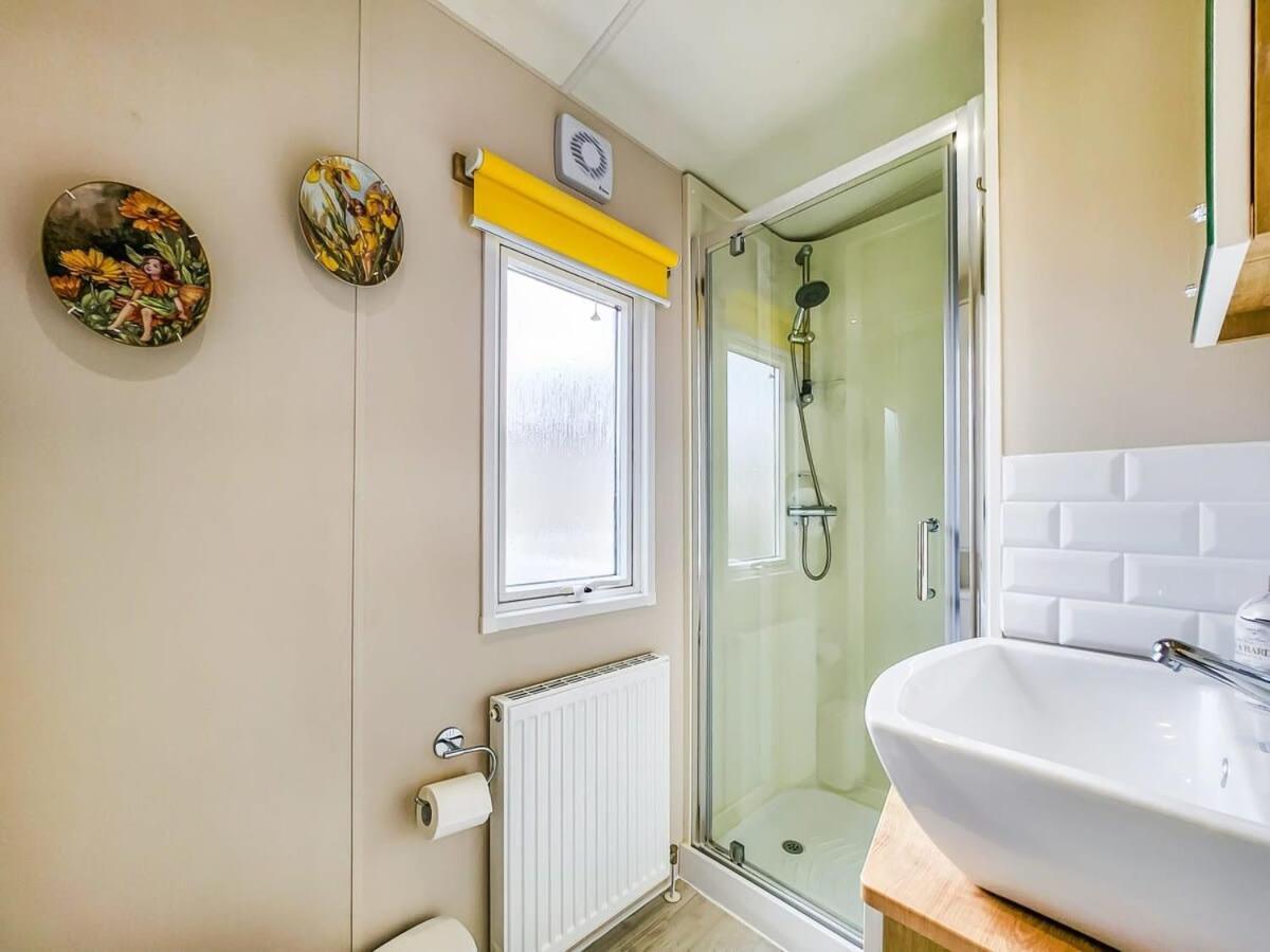 Escape To Paradise At Pevensey Bay Holiday Park 13 Woodland Walk Villa Екстериор снимка